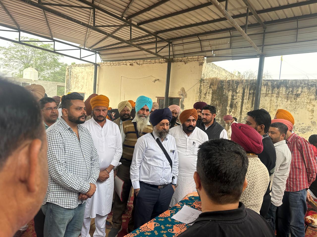 लोगों को घर के नजदीक ही मिल रही सरकारी सेवाएं: एसडीएम कृपालवीर सिंह